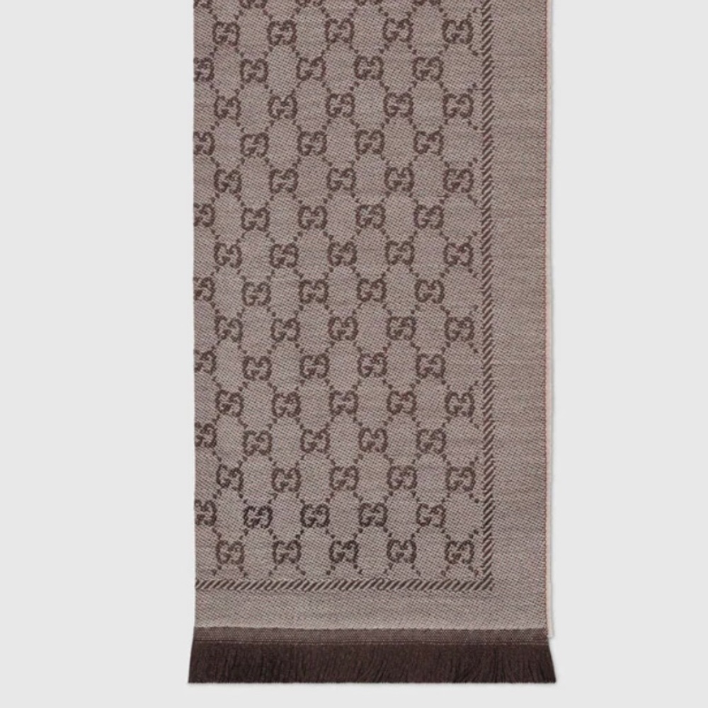 🧣🧣 GUCCI SCARF 🧣 🧣